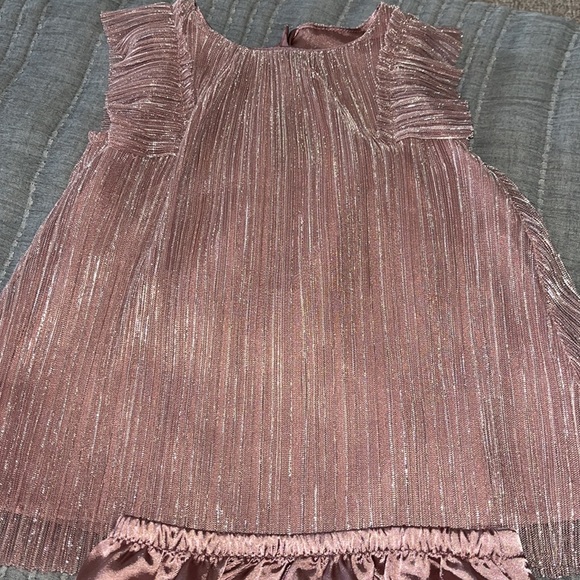 Do not pass up this beautiful metallic pinky mauve dress with matching bloomers - Picture 2 of 2
